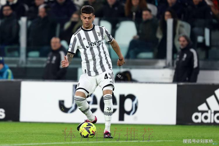 意媒:巴斯克斯要求500万欧年薪 尤文米兰无法满足 意媒:巴斯克斯要求500万欧年薪 尤文米兰无法满足